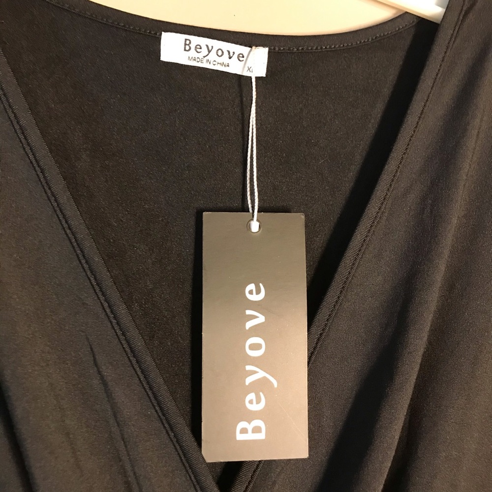 Beyove NWT size XL, black wrap dress